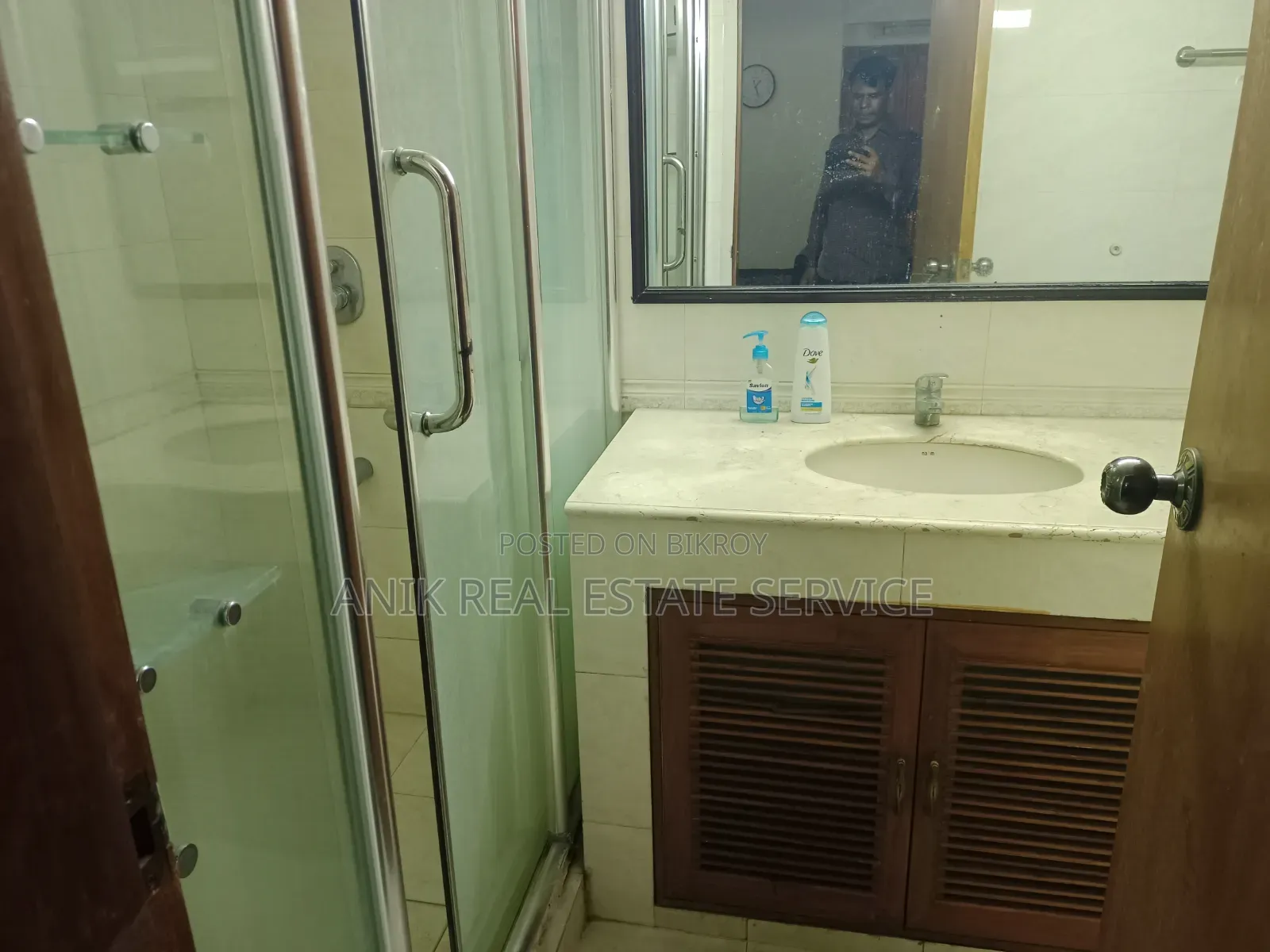 Furnished 3 Bedroom Apartment in Anik Real Estate, Gulshan for Rent in Gulshan