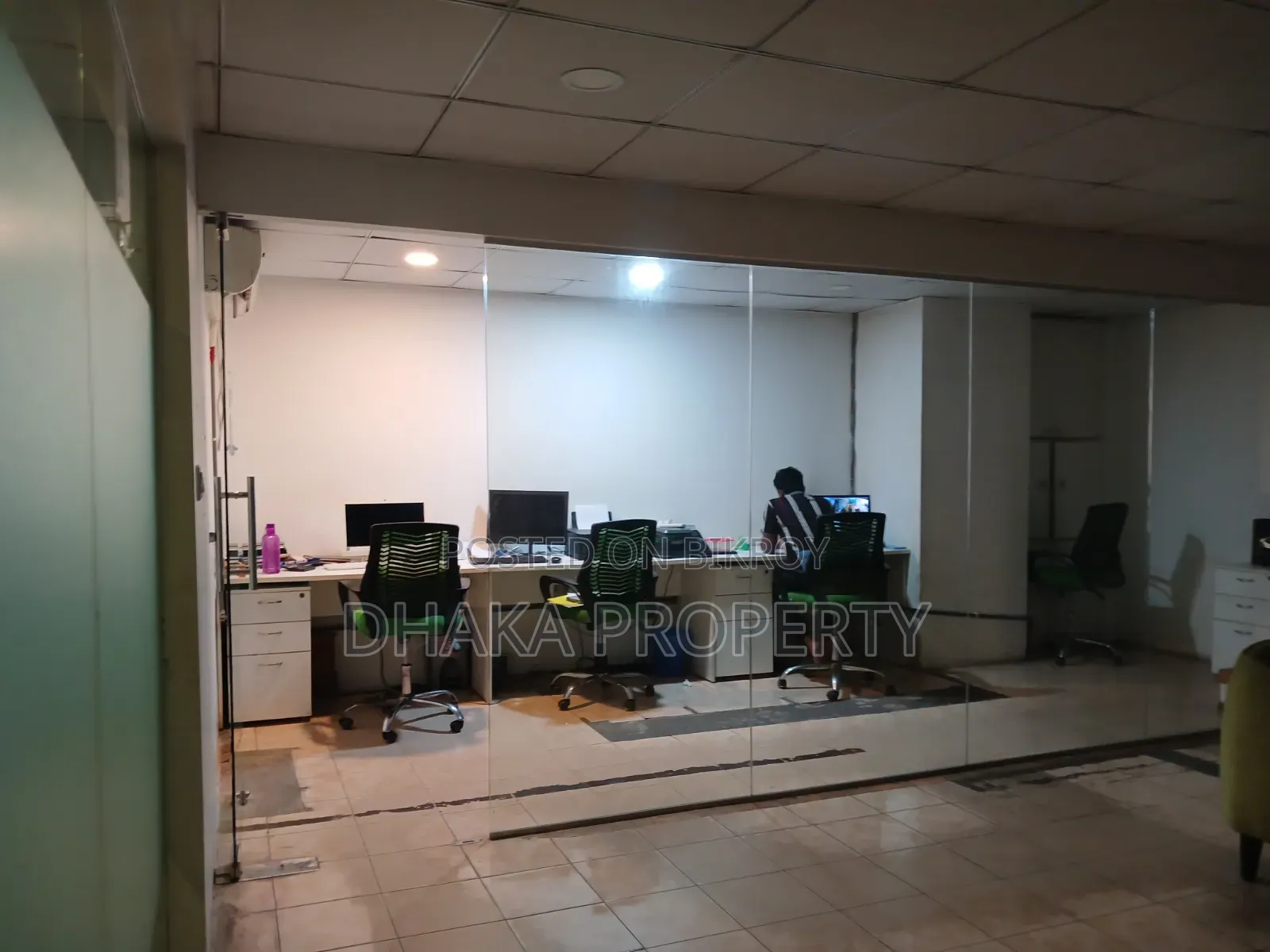 1000 Sq Ft Semi Furnish Office Rent at Gulshan Avenue in Gulshan