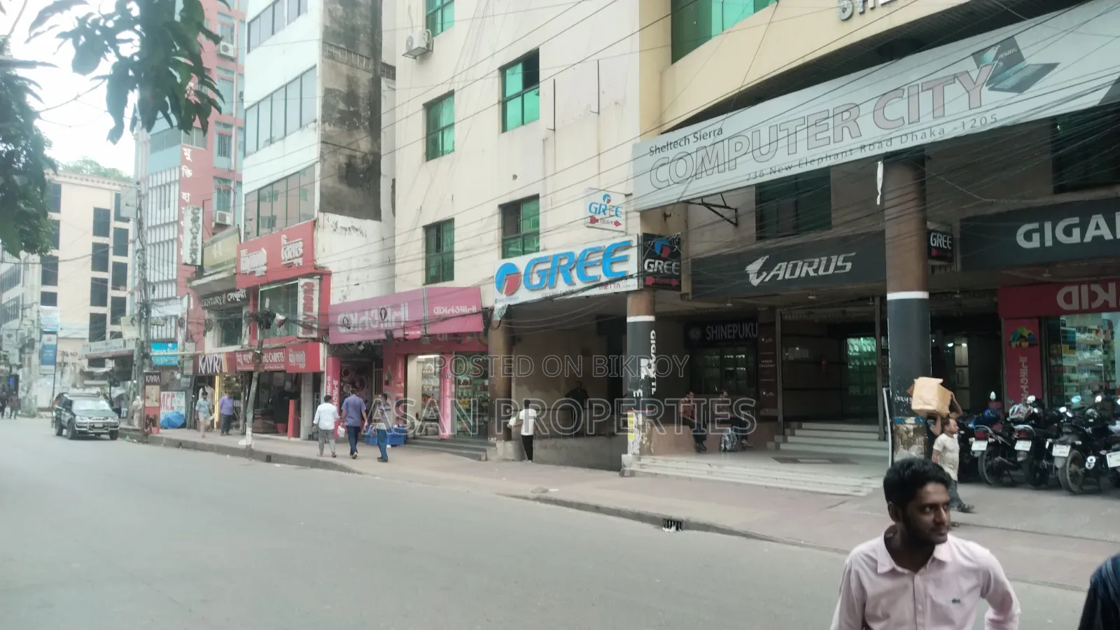 185sft Shop for Sale at Elephant Road Bata Signal in Elephant Road