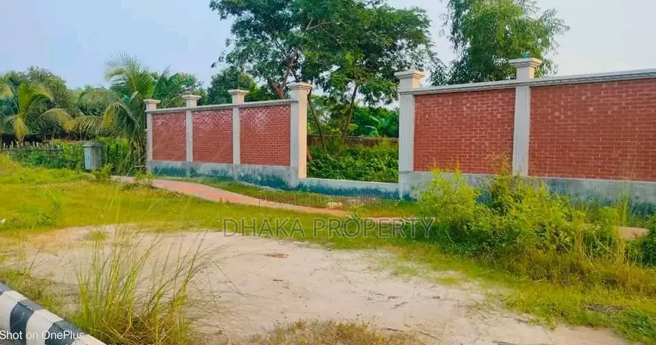 Close to 300ft 5 Katha Lake North at Sector-5 in Purbachal