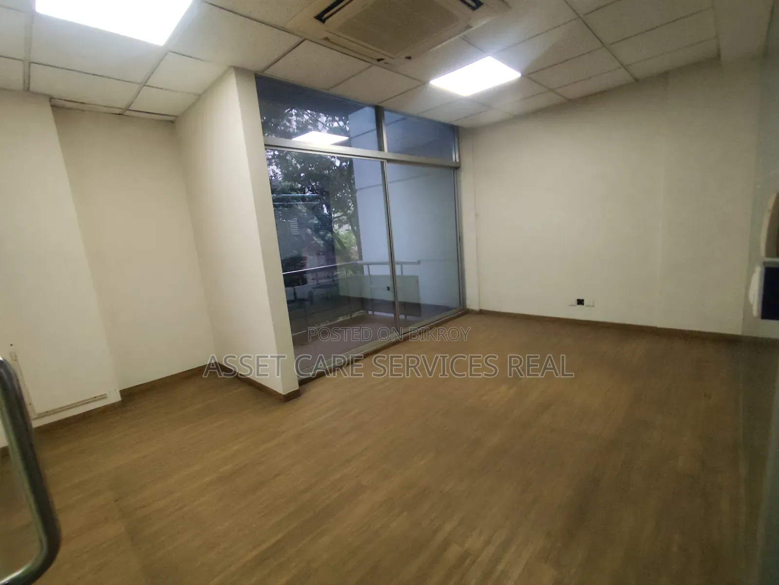 4121-SQFT 2-Unit Office Use 1st Floor Sale Banani in Banani