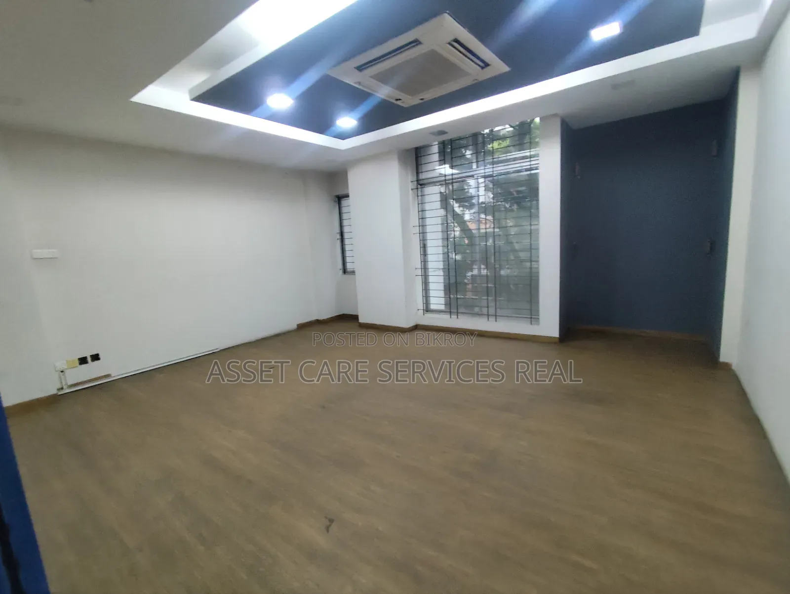 4121-SQFT 2-Unit Office Use 1st Floor Sale Banani in Banani