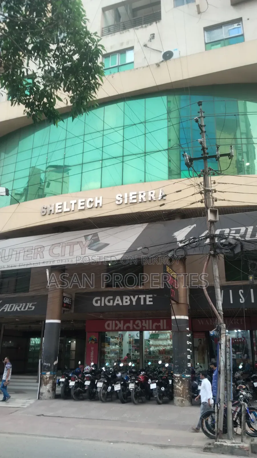 185sft Shop for Sale at Elephant Road Bata Signal in Elephant Road