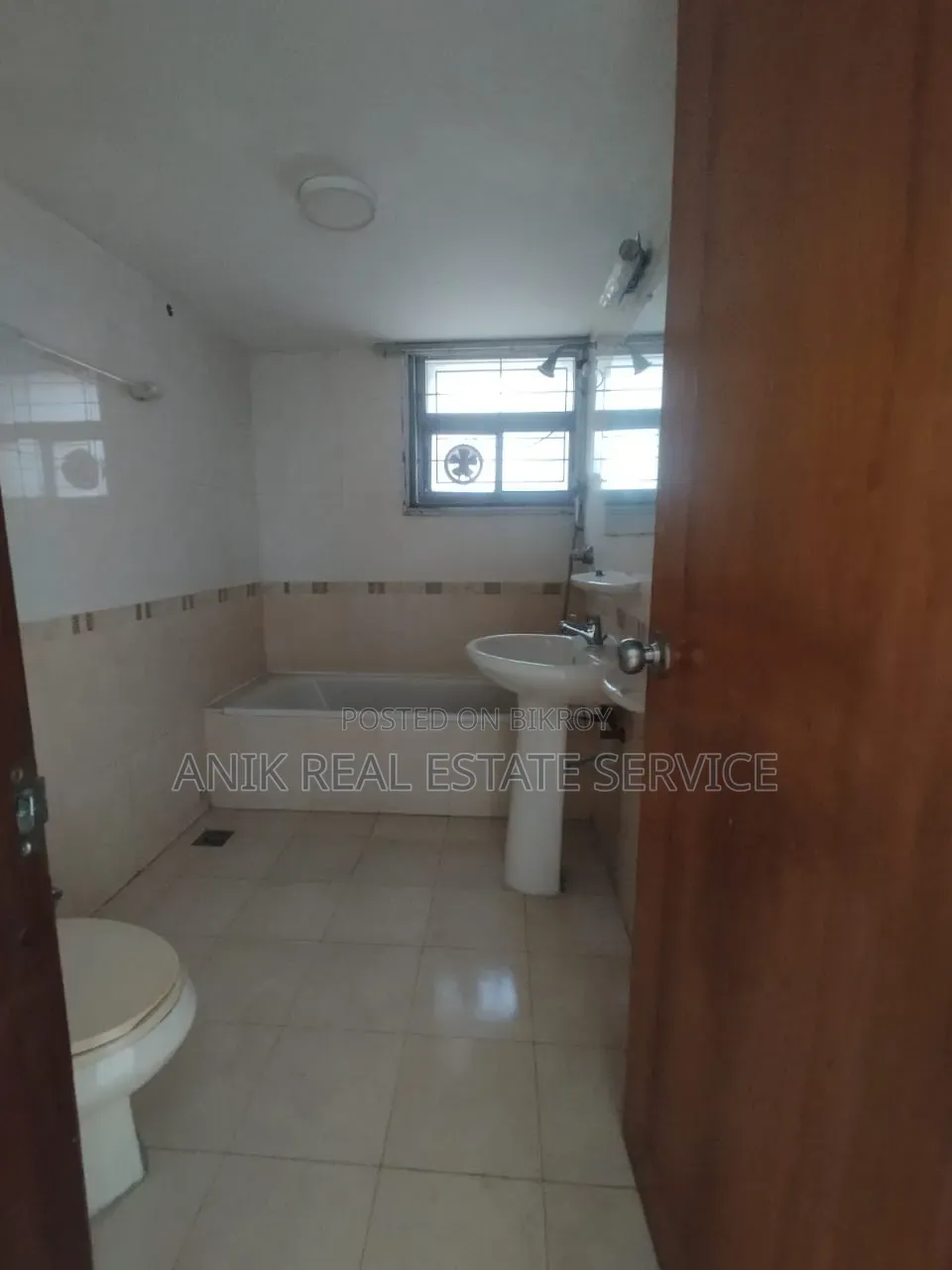 4 Bedroom Apartment in Anik Real Estate, Baridhara for Rent in Baridhara