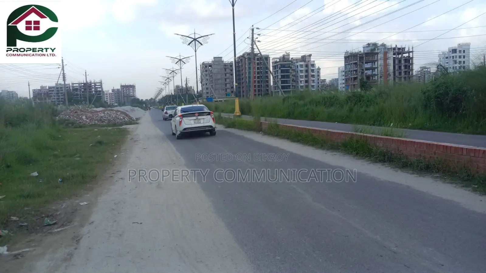 Exclusive- South-East Facing 5 Katha Plot at Basundhara, Block- L in Basundhara
