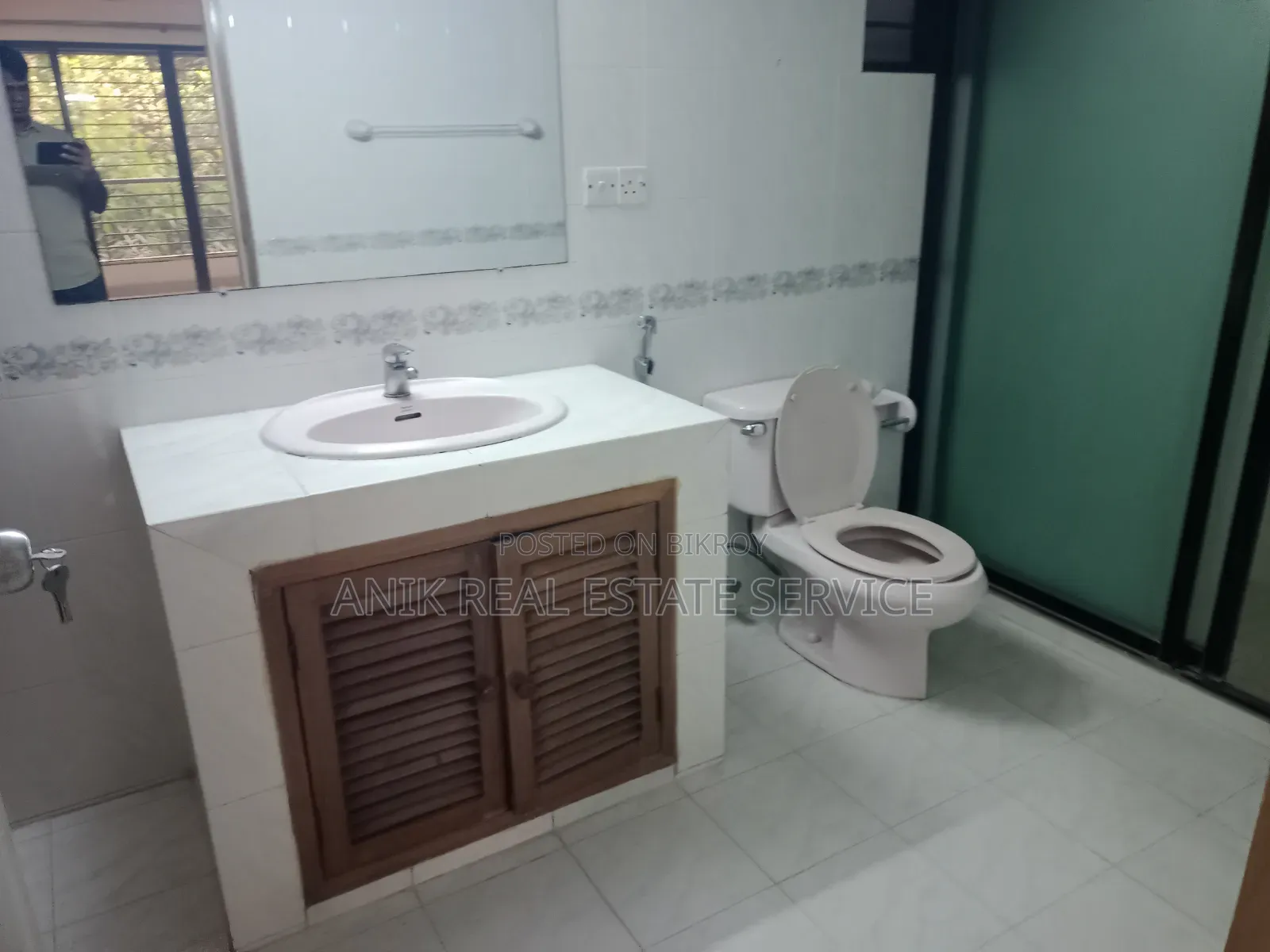 3-Bedroom Apartment in Anik Real Estate, Gulshan for Rent in Gulshan