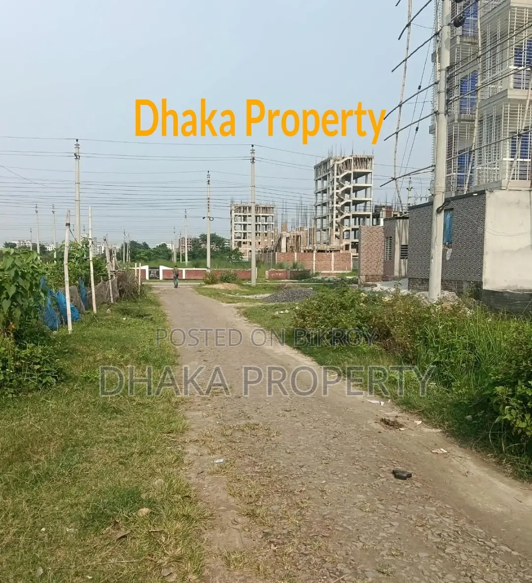 3 Katha North-Facing Land Near Metro Station at Sector 17/E in Uttara
