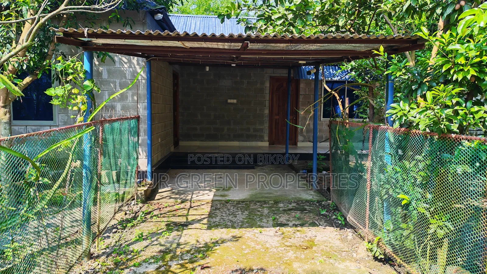 5 katha south-facing plot with a Bengali-style house built in Sector 8 for sale in Purbachal