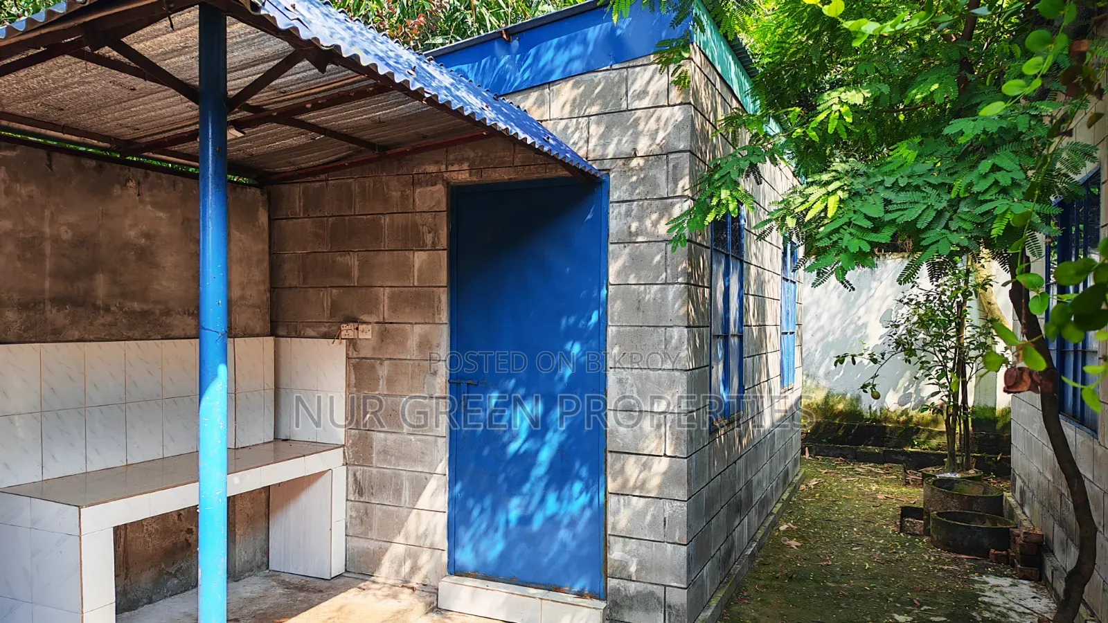 5 katha south-facing plot with a Bengali-style house built in Sector 8 for sale in Purbachal