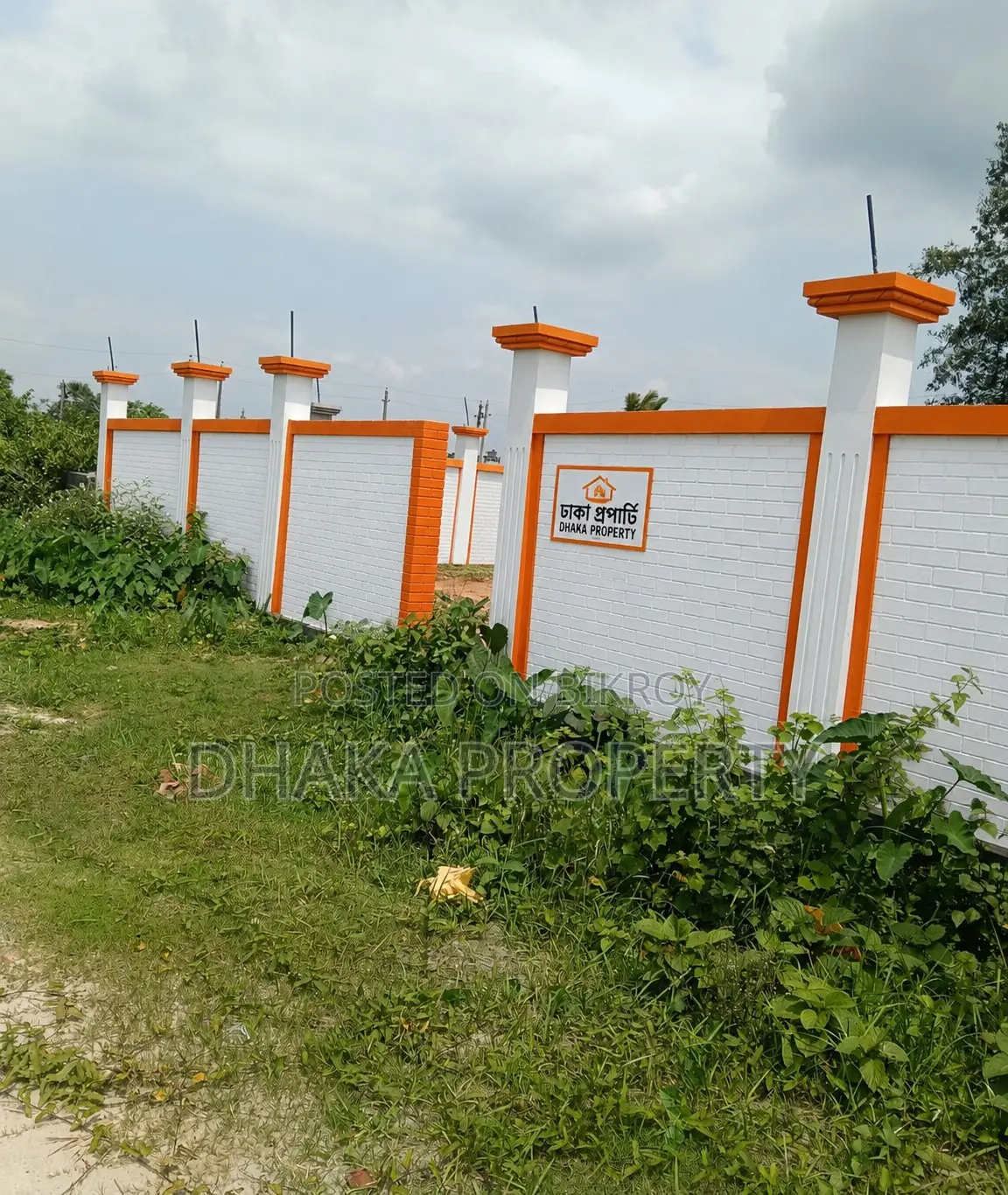 Nearby 300ft 5 Katha Park East at Sector-20 in Purbachal