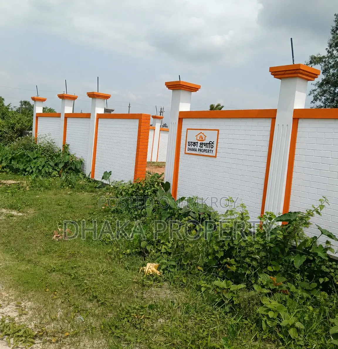Nearby 300ft 5 Katha Park East at Sector-20 in Purbachal